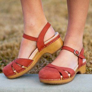 NIB Dansko Betsey Sandal in Cinnamon (size EU 39)